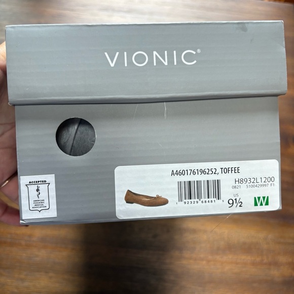 Vionic Tan Wide Suede Ballet Flats with Decorative Bows Sz.9.5W - Picture 6 of 6